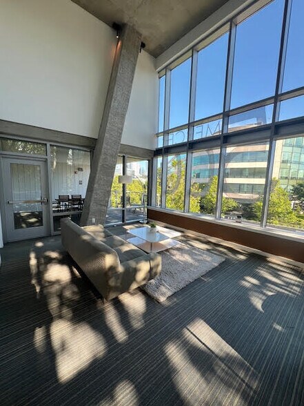 Building Photo - 501 Roy St