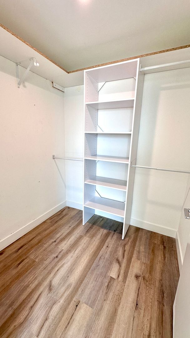 Building Photo - Expansive 2-Bedroom with Gourmet Kitchen &...