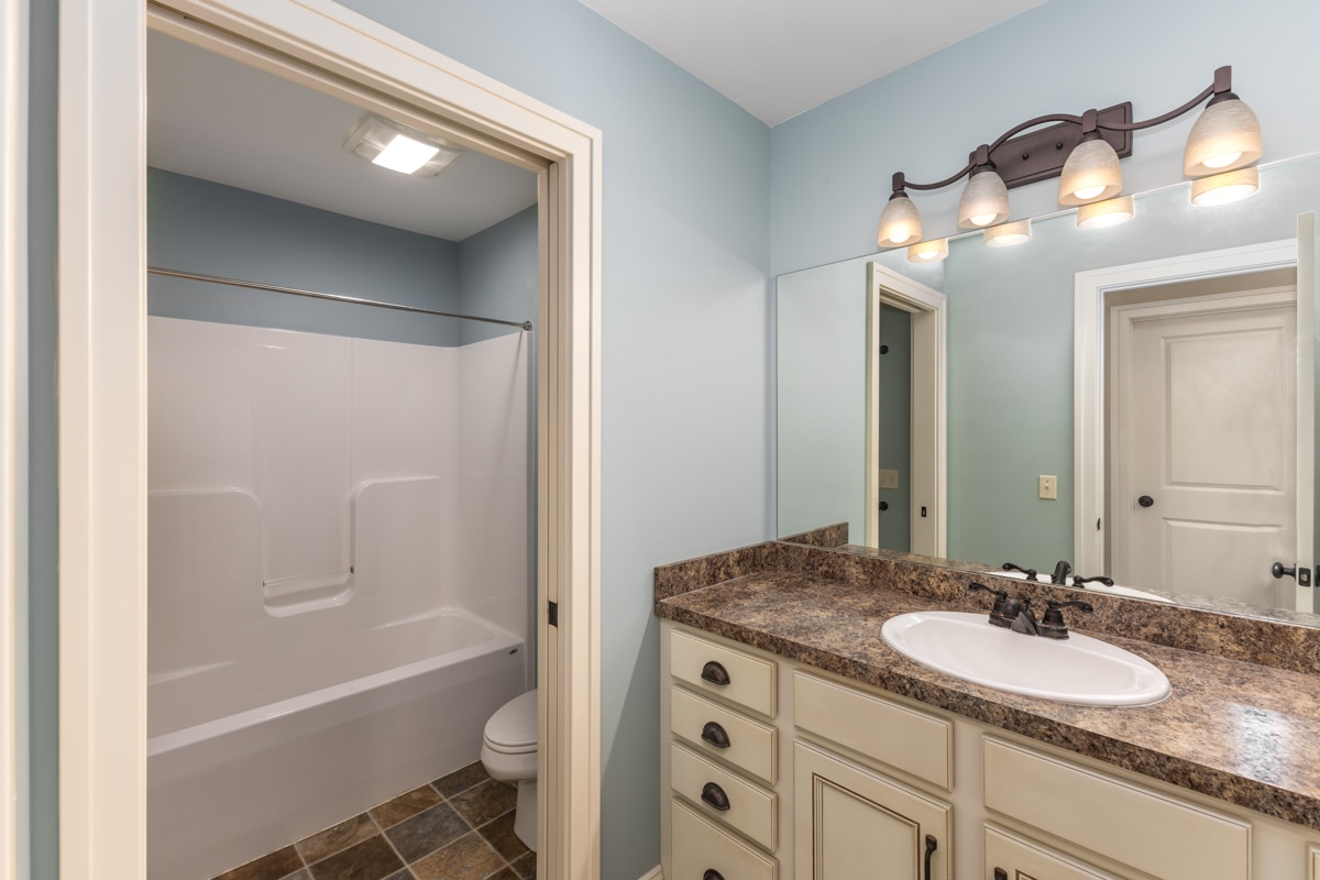 Building Photo - 835 Cherry St SE