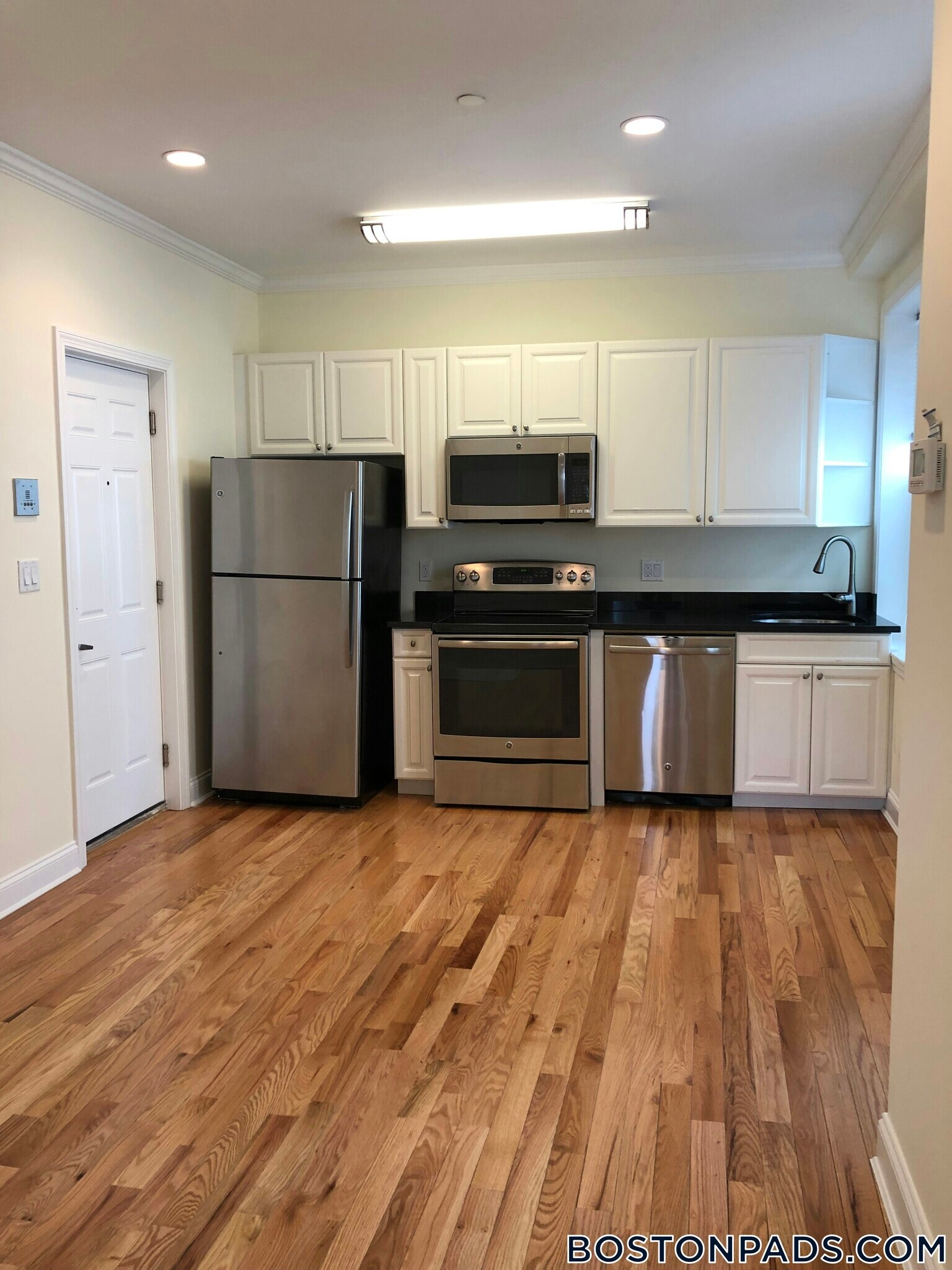 Building Photo - 3 Chauncy St