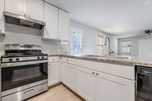 Building Photo - 7238 Rosada Way