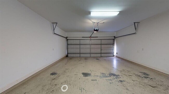 Building Photo - 607 Oakley St