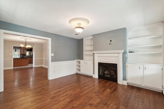 Building Photo - Single Family Home in Berwyn