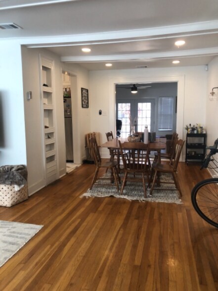 Building Photo - 2418 22nd St