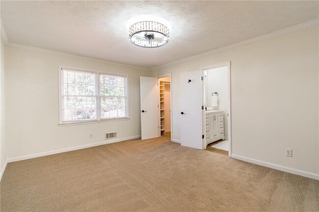 Building Photo - 905 Tanglewood Trail