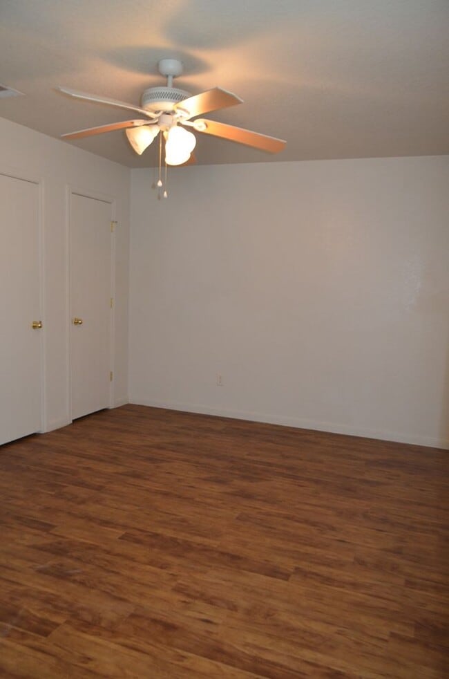 Building Photo - 603 Bermuda St