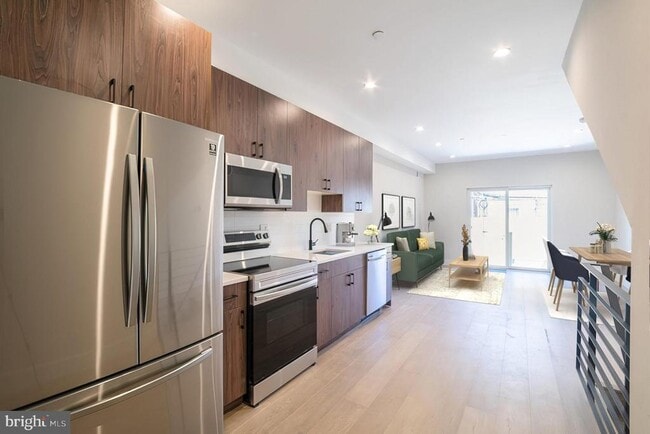 Building Photo - 2147 N Franklin St