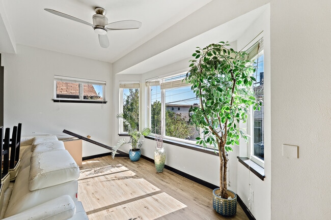 Building Photo - 804 N Motor Pl