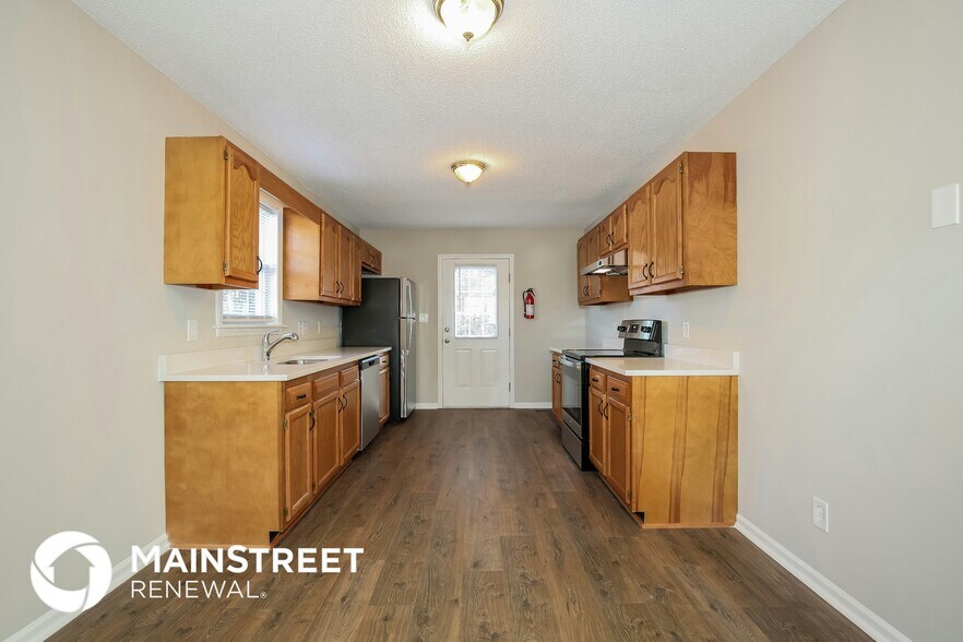 Building Photo - 4804 Shady Pine Dr
