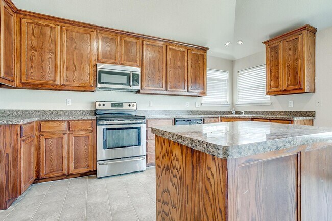 Building Photo - Perfectly located.  3 Bedroom, 2 Bath Home-  White Settlement ISD- 76108