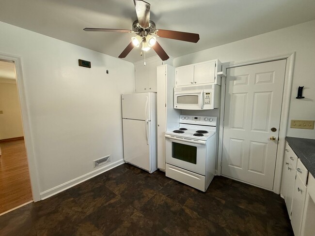 Building Photo - 1954-1956 Hazelwood St