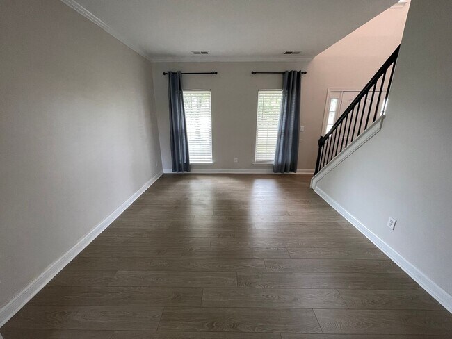 Building Photo - Remarkable East Jefferson Home For Rent