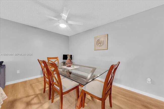 Building Photo - 2240 N Cypress Bend Dr