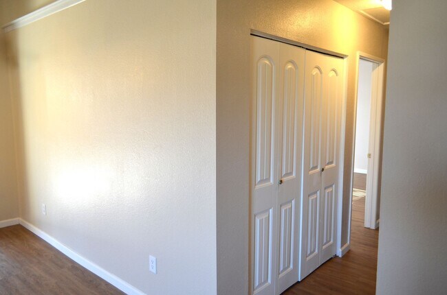 Building Photo - 123