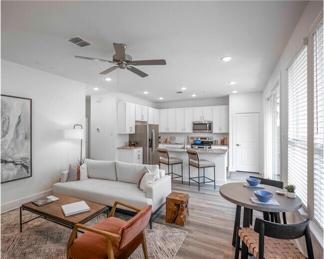 Building Photo - 1611 Cottage Dr