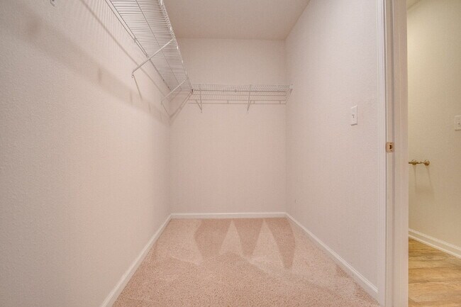 Building Photo - Spacious 5BR Near NAS – Military Half Deposit & $500 Off First Month!