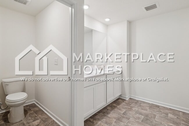 Building Photo - 2069 Southwood Cir