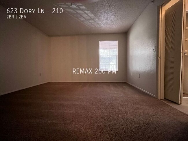 Building Photo - 623 Dory Ln