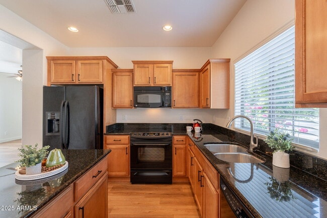 Building Photo - 26638 N Babbling Brook Dr