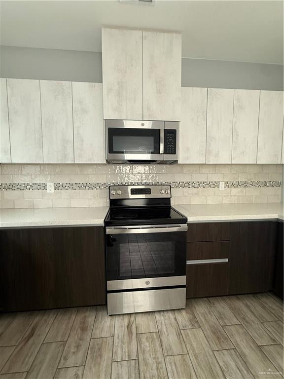 Building Photo - 21 S Xanthia St