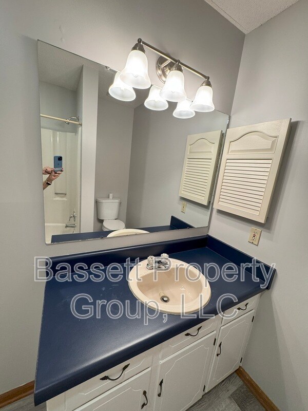 Building Photo - 123 Trestlewood Dr