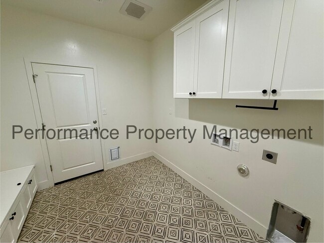 Building Photo - Stunning 3 Bed/3 Bath + Office River Ranch Home w/ RBP & $0 Deposit Option