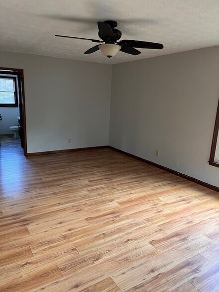 Building Photo - 175 Heritage Farm Ln