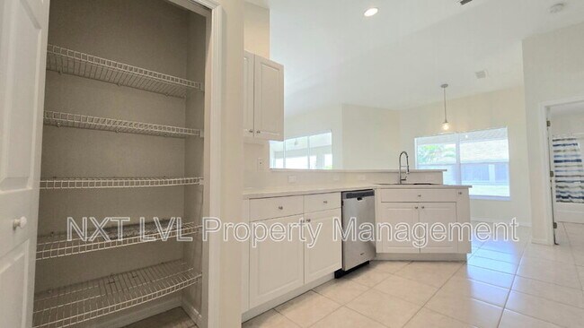 Building Photo - 342 NE 17th St