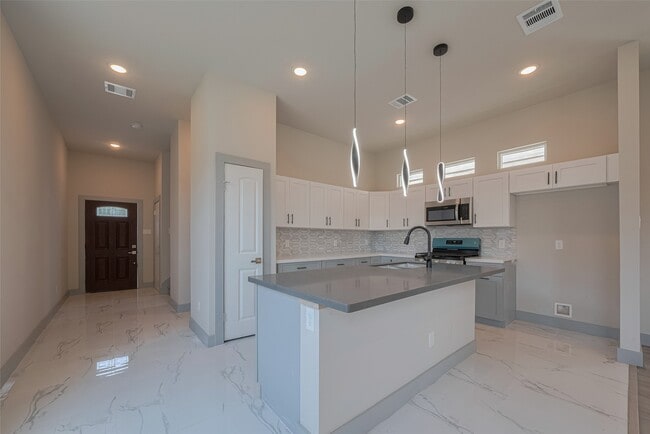 Building Photo - 2414 Sam Wilson St