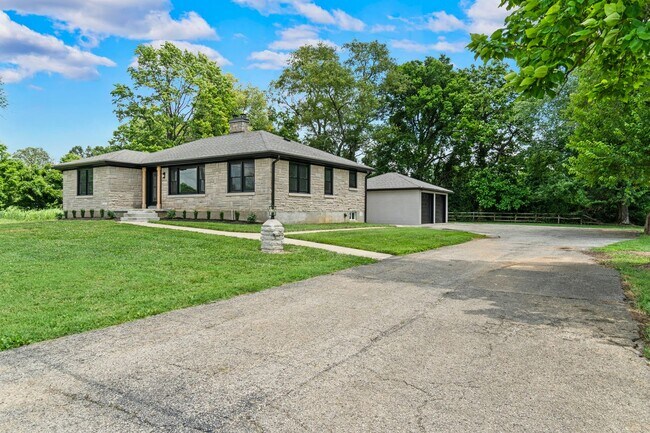 Building Photo - For Sale or Rent – Fully Renovated Stone R...