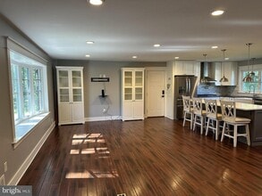 Building Photo - 11809 Rivershore Dr