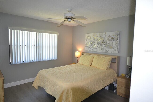 Building Photo - 284 Woodlake Wynde