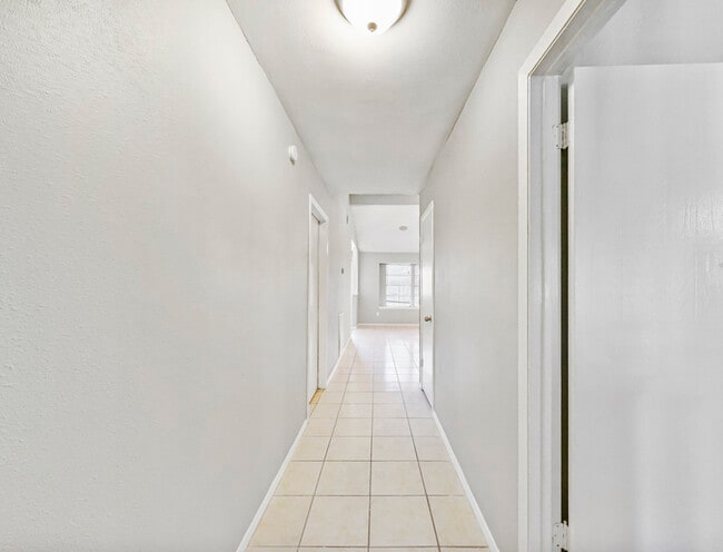 Building Photo - 22626 Leedstown Ln