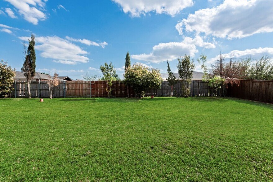 Building Photo - 506 Pecos Path Dr