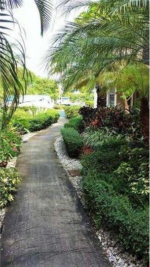 Building Photo - 2498 SW 17th Ave