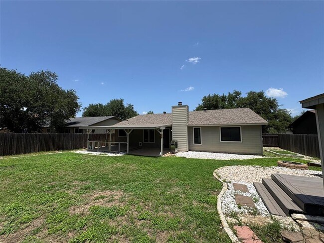 Building Photo - 8207 Hanbridge Ln