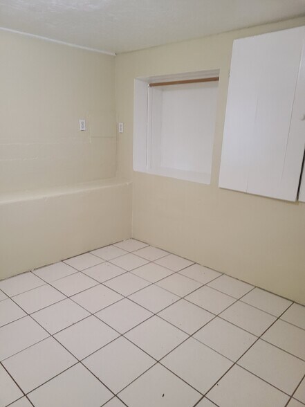 Building Photo - 5831 Adelaide Ave