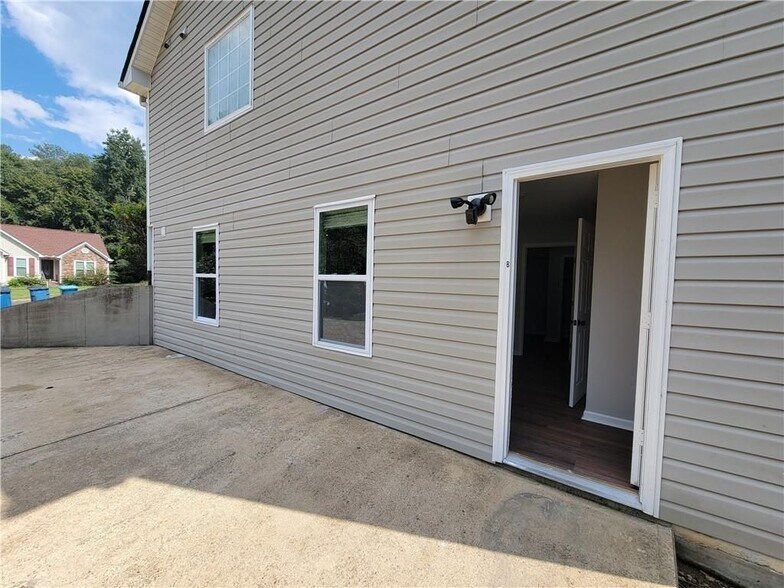 Building Photo - 655 Alcovy Woods Dr