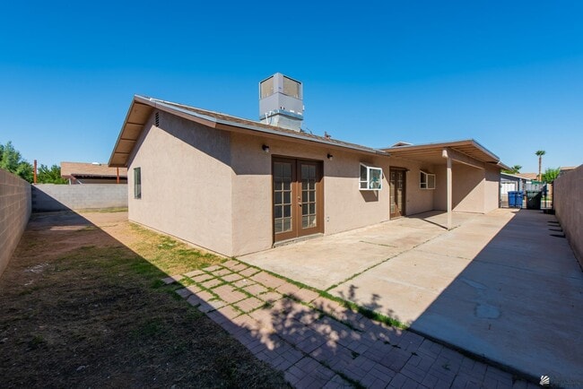 Building Photo - 4597 W 18th Pl