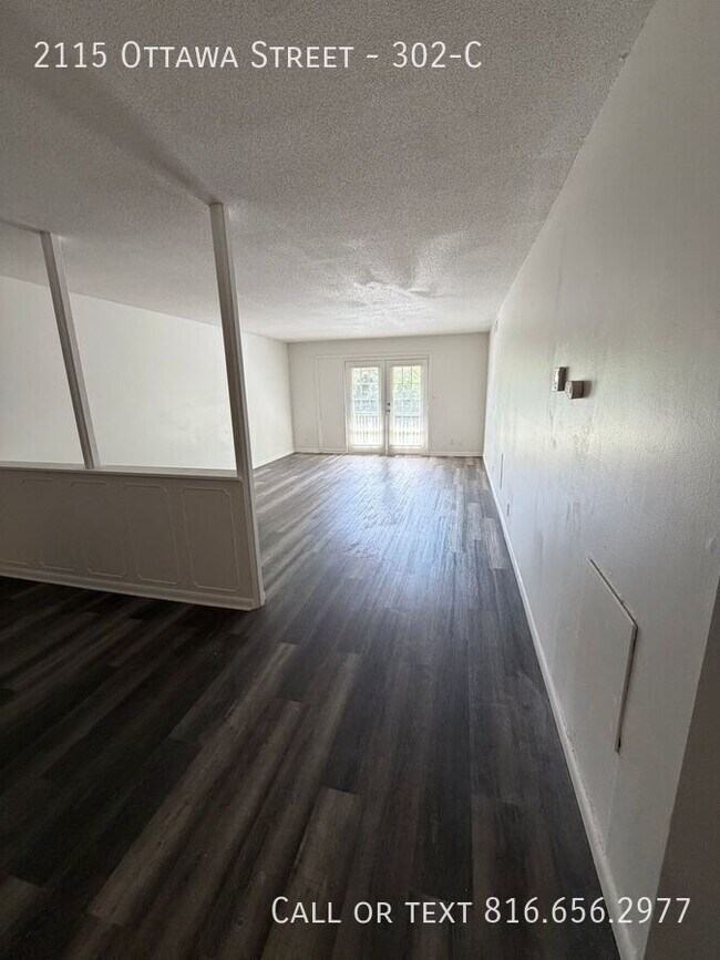 Building Photo - 2115 Ottawa St