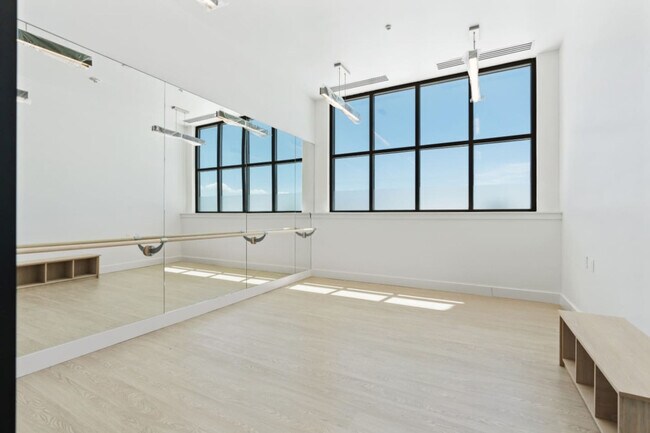 Building Photo - 320 N 490 W