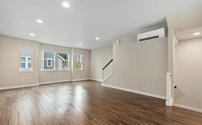 Building Photo - 1225 Filbert Rd