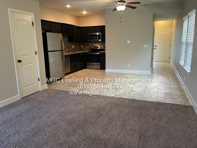 Building Photo - Eagle Creek Townhome - Unlock One Month Free with a May Move-In & 13-Month Lease