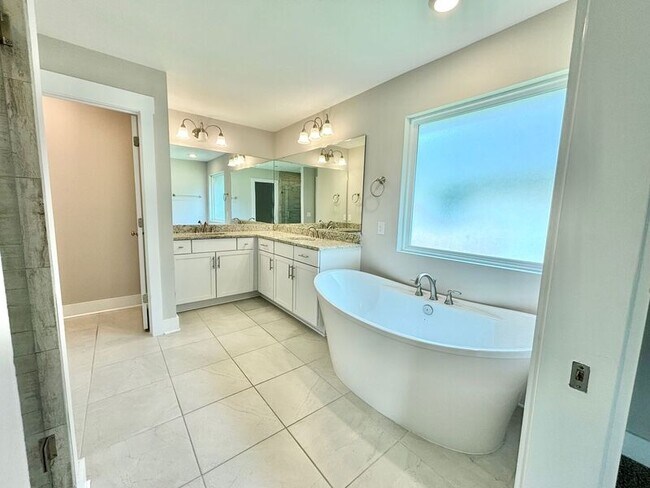 Building Photo - 5655 Dunridge Drive