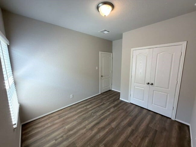 Building Photo - 8515 Balding Dr