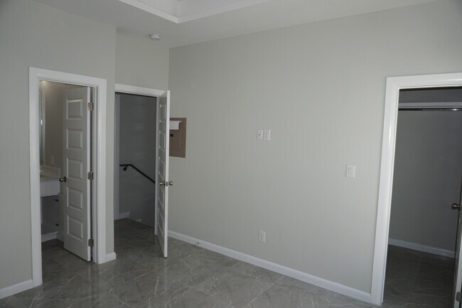 Building Photo - 1313 N 48th St