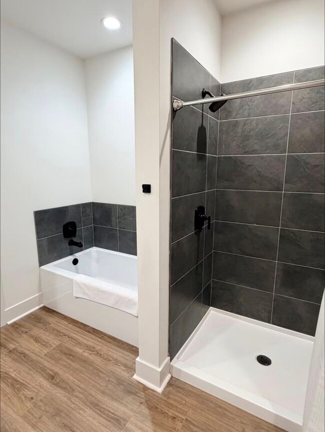 Building Photo - FOR RENT in LAFAYETTE!