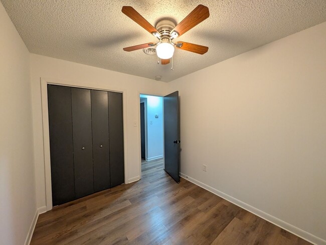 Building Photo - Black Mountain Apartment Rental-Genesis Circle