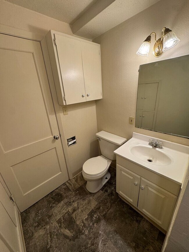 Building Photo - 1332 4th Ave N