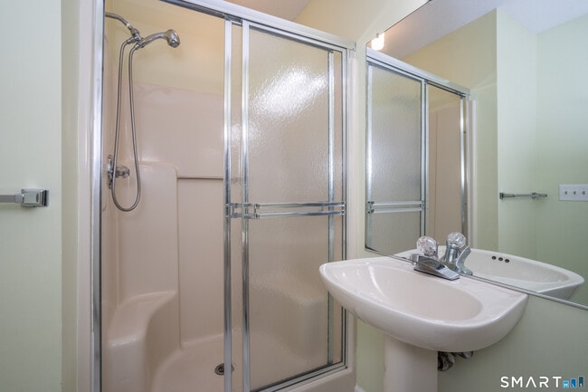 Building Photo - 302 Briarwood Ct